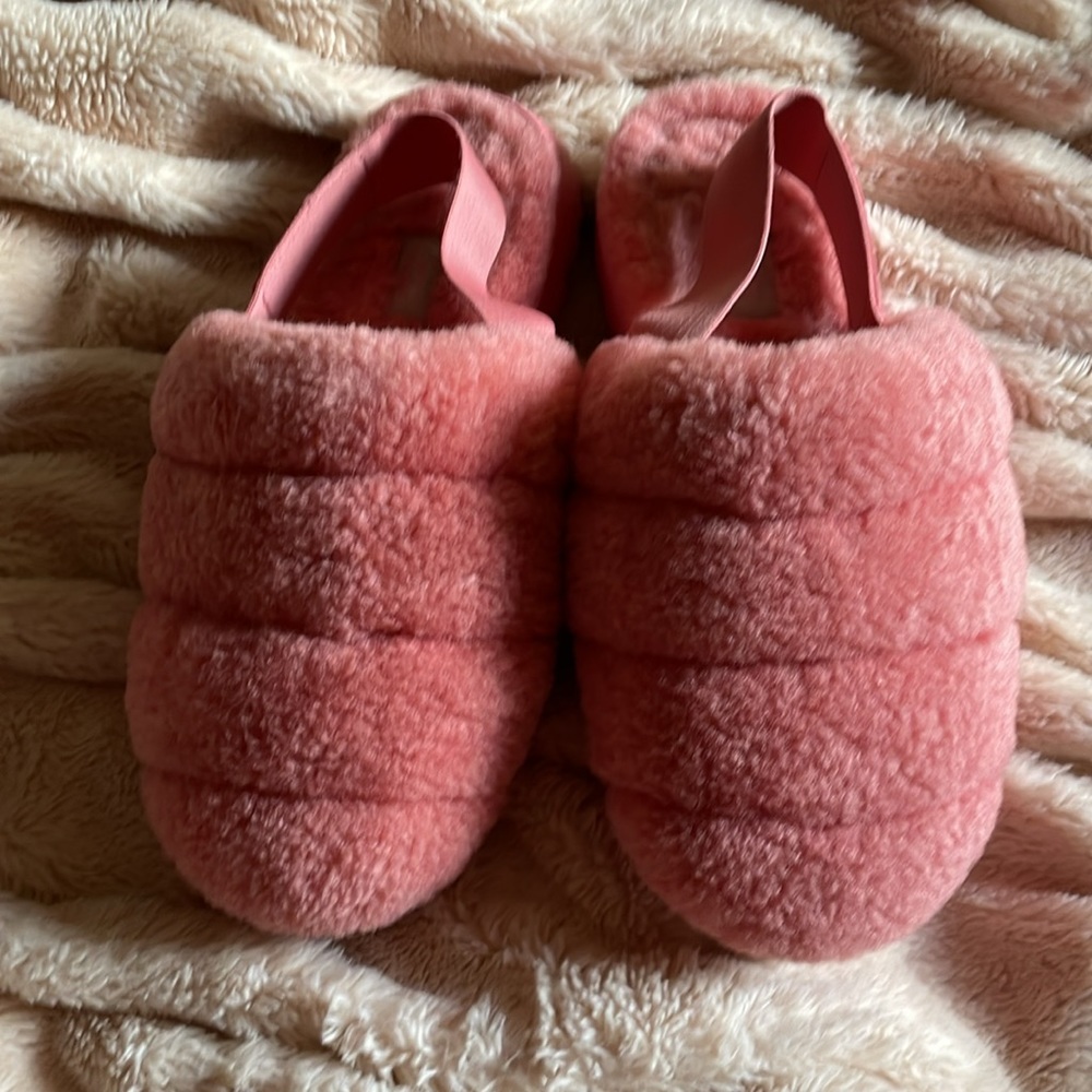 UGG Pink Super Fluff Slipper Size 8